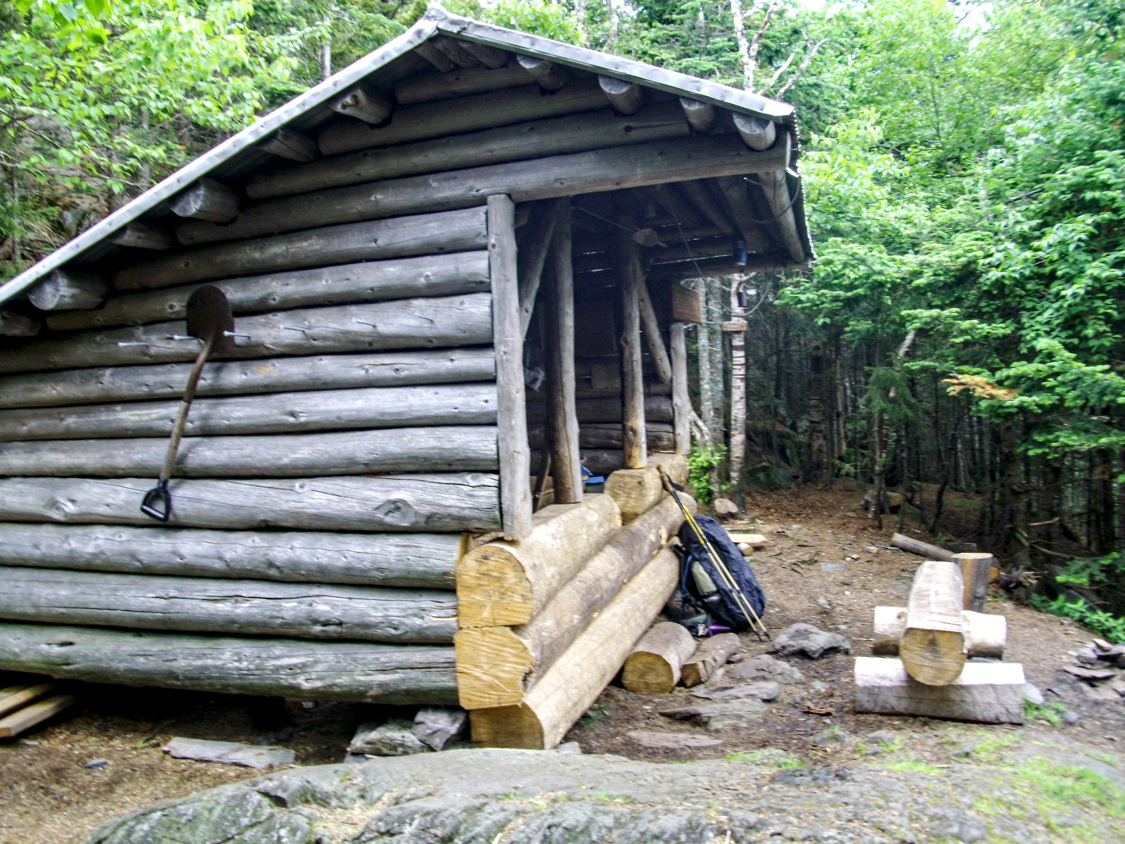 Chairback Gap Lean-to — one of the MATC shelters in the Barren-Chairback Range